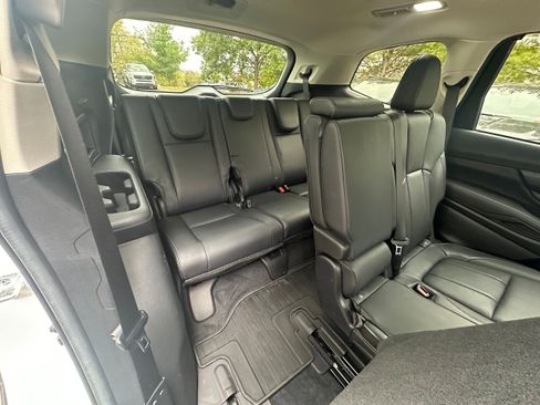 Used 2023 Subaru Ascent Limited image 23
