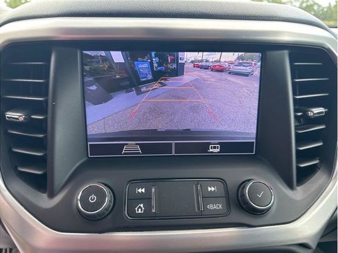 Used 2021 GMC Acadia SLE w/ Driver Convenience Package image 18