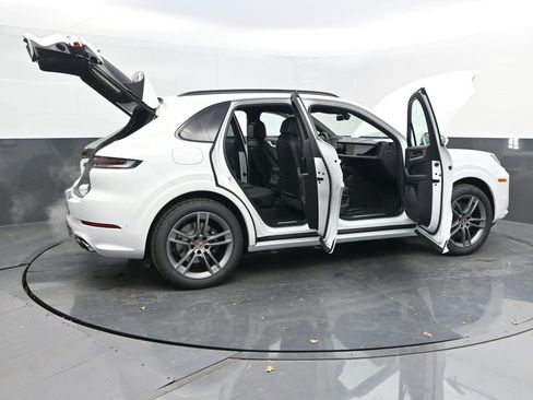 New 2025 Porsche Cayenne image 45