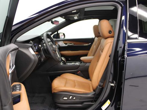 Certified 2022 Cadillac XT5 Premium Luxury w/ Technology Package image 14