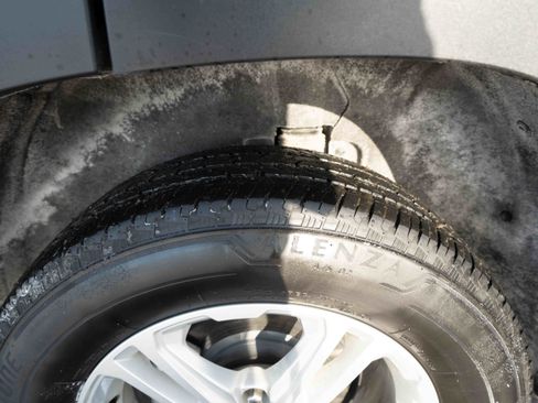 Used 2023 GMC Terrain SLE w/ Driver Convenience Package image 31