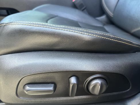 Used 2021 GMC Terrain SLT w/ Infotainment Package II image 13