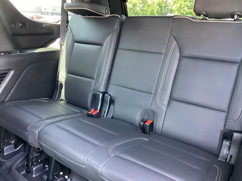 Used 2022 GMC Yukon SLT w/ SLT Luxury Package AWD/4WD image 14
