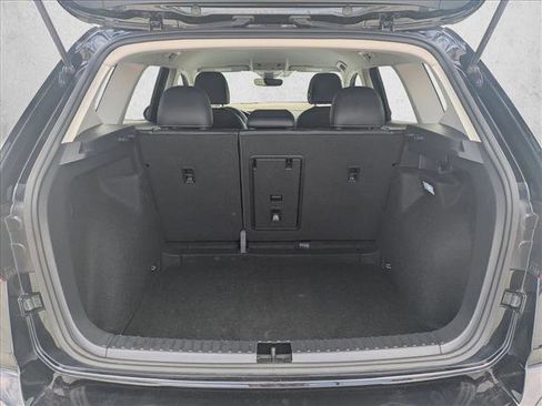 Used 2024 Volkswagen Taos SE FWD image 6