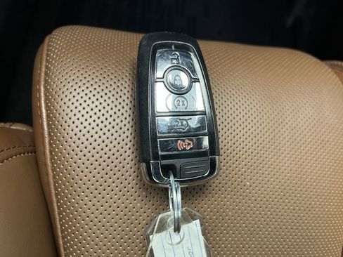 Used 2024 Lincoln Navigator L Reserve w/ Equipment Group 201A image 31