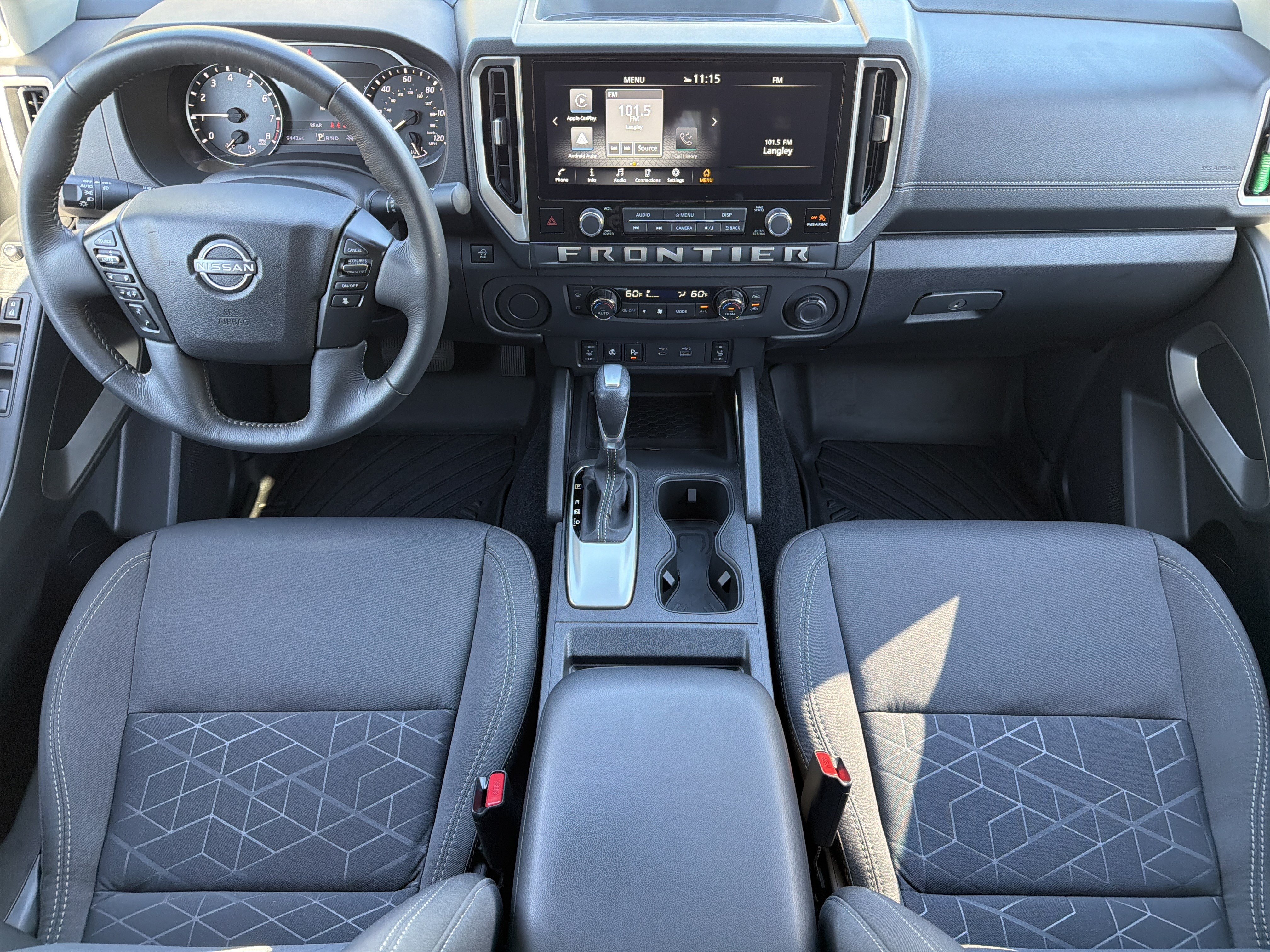 Used 2025 Nissan Frontier SV w/ SV Convenience Package RWD image 3