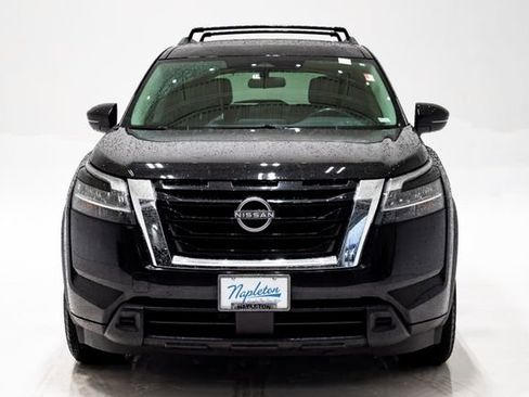 Used 2022 Nissan Pathfinder SV w/ SV Premium Package FWD image 4