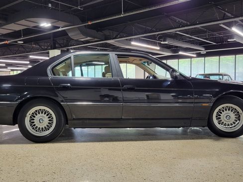 Used 1997 BMW 740i RWD image 38