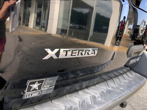 Used 2011 Nissan Xterra PRO-4X w/ Pro-4x Leather Pkg AWD/4WD image 28