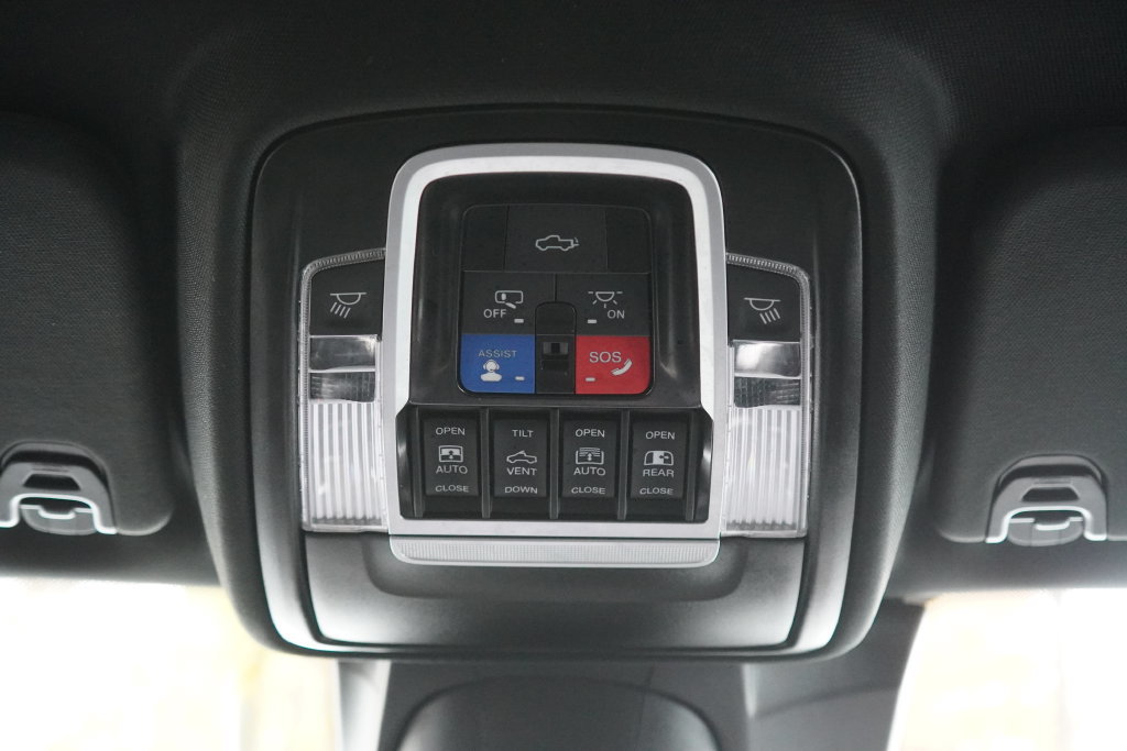 Used 2023 RAM 1500 Laramie AWD/4WD image 28