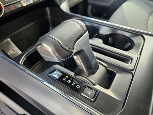 Used 2025 Ford F150 Lightning XLT image 38