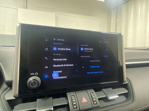 Used 2023 Toyota RAV4 XLE Premium image 22