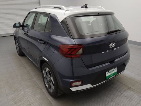 Used 2020 Hyundai Venue FWD image 5