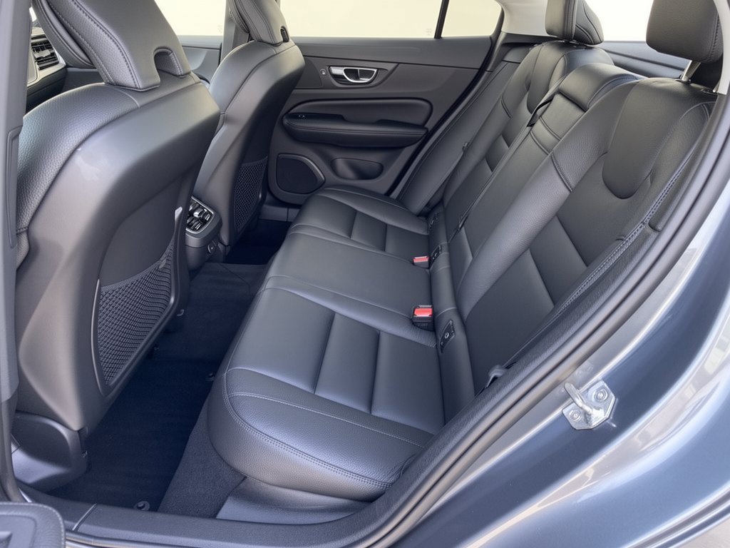 Used 2021 Volvo S60 T5 Inscription AWD/4WD image 25