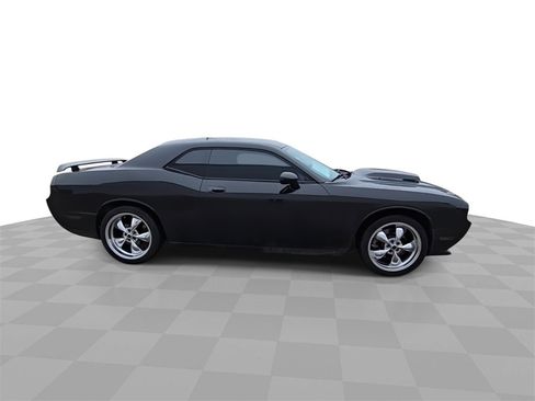 Used 2010 Dodge Challenger R/T image 9
