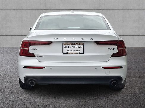 Used 2020 Volvo S60 T6 Momentum image 5
