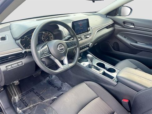 Certified 2024 Nissan Altima 2.5 SV image 7