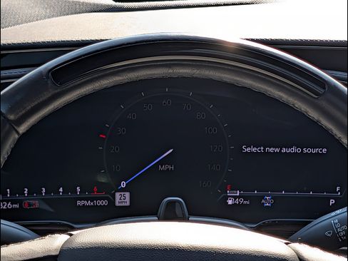 Used 2023 Cadillac Escalade Premium Luxury AWD/4WD image 18