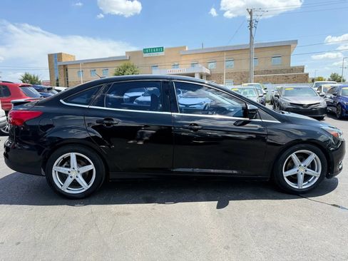 Used 2018 Ford Focus Titanium FWD image 2