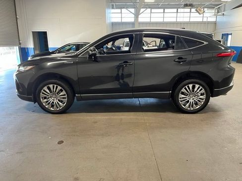 Used 2021 Toyota Venza XLE w/ Carpet Mat Package (TMS) AWD/4WD image 6