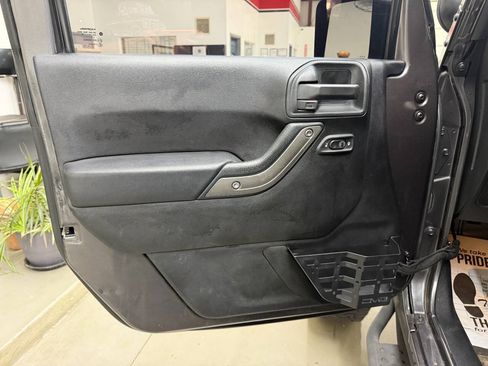 Used 2014 Jeep Wrangler Unlimited Sport w/ Quick Order Package 24S AWD/4WD image 10