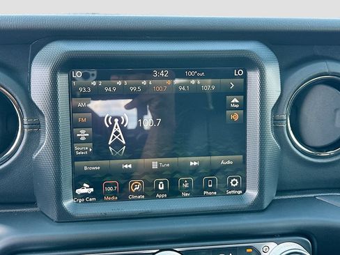 Used 2023 Jeep Gladiator Overland AWD/4WD image 14