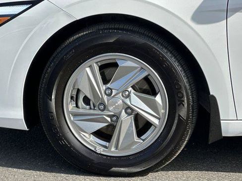 Certified 2026 Hyundai Elantra SE FWD image 25