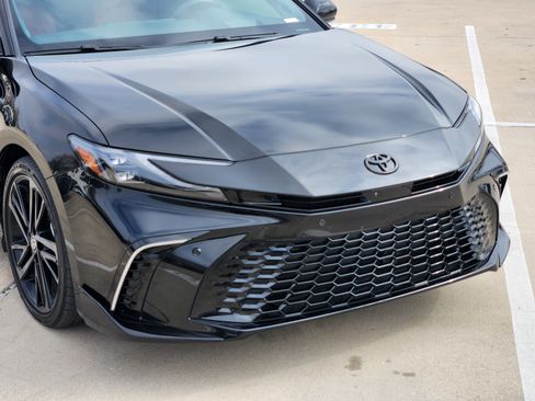 Used 2025 Toyota Camry XSE image 7