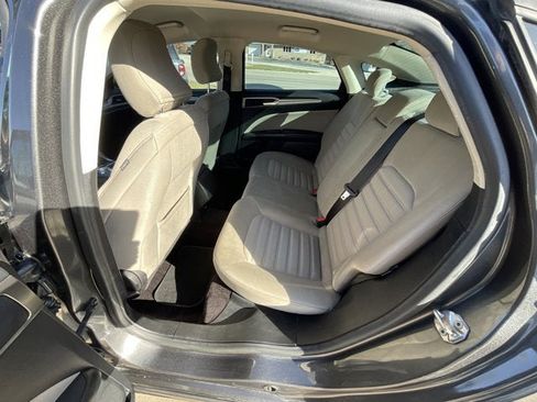 Used 2017 Ford Fusion S image 5