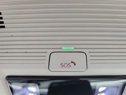 New 2025 Volkswagen Tiguan SE image 17