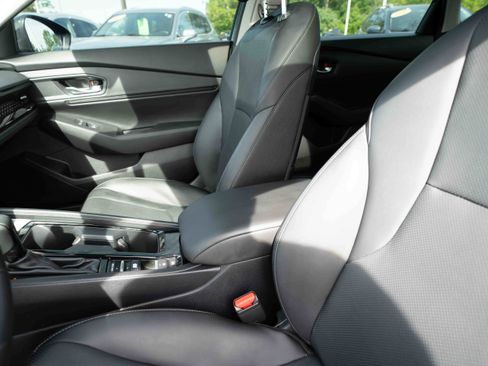 Used 2025 Honda Accord EX-L image 10