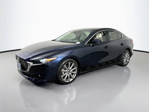 Used 2019 MAZDA MAZDA3 AWD Sedan w/ Premium Package image 3