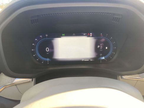 Certified 2023 Volvo XC60 B5 Ultimate w/ Climate Package image 26