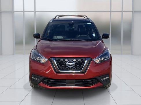 Used 2020 Nissan Kicks SR w/ SR Premium Package image 9