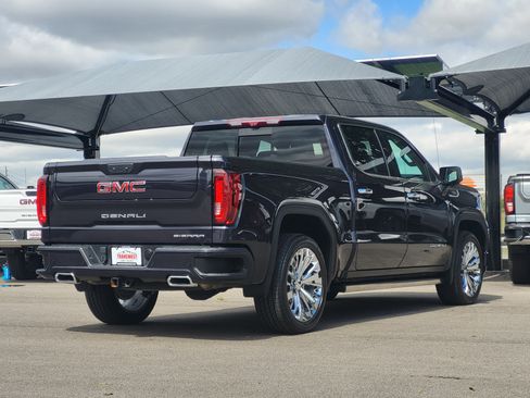 Used 2023 GMC Sierra 1500 Denali w/ Denali Reserve Package AWD/4WD image 7