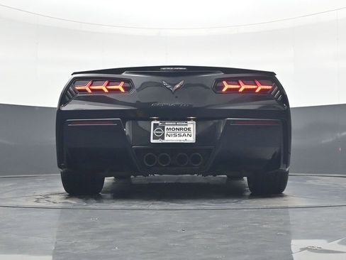 Used 2019 Chevrolet Corvette Stingray Coupe w/ 1LT RWD image 25