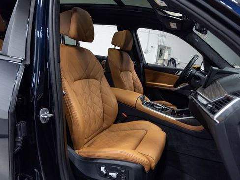 Certified 2024 BMW X7 xDrive40i w/ M Sport Package image 26