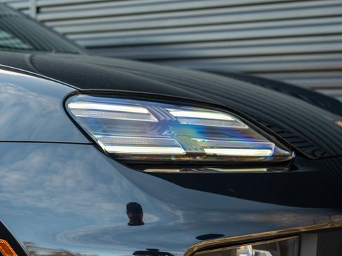 New 2026 Porsche Macan 4 Electric image 36