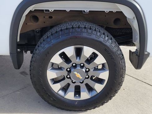 Used 2024 Chevrolet Silverado 2500 Custom w/ Custom Convenience Package image 13