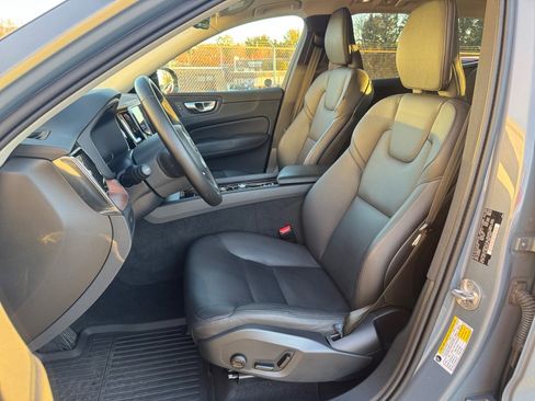 Certified 2024 Volvo XC60 B5 Plus w/ Climate Package image 30