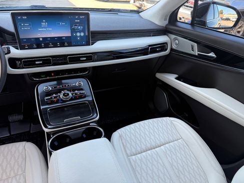 Used 2022 Lincoln Nautilus Black Label w/ Class II Trailer Tow Package image 17