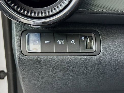 New 2026 Chevrolet Equinox LT w/ Convenience Package II image 11