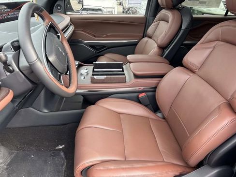 New 2026 Lincoln Navigator Reserve image 23