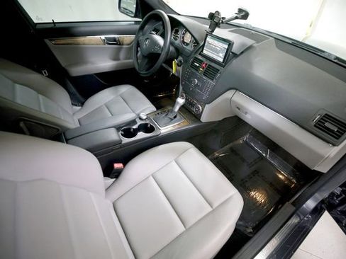 Used 2008 Mercedes-Benz C 350 Sport image 5