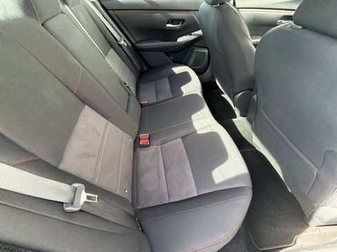 Used 2025 Nissan Sentra SR FWD image 32