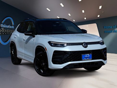 New 2026 Volkswagen Tiguan SE R-Line FWD image 3