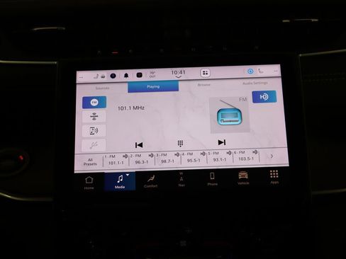 Used 2024 Jeep Grand Cherokee L Limited w/ Black Appearance Package image 30