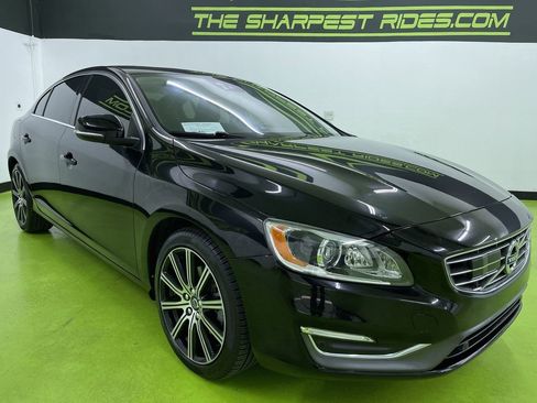Used 2018 Volvo S60 T5 Inscription Platinum image 2