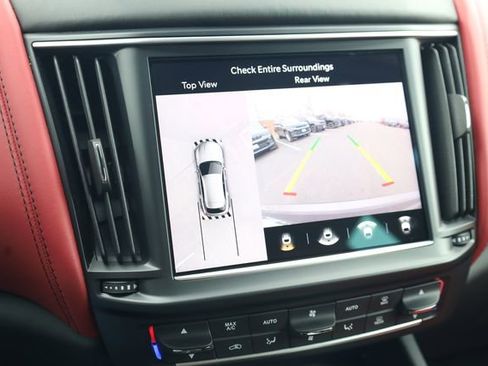 Used 2022 Maserati Levante Modena image 18