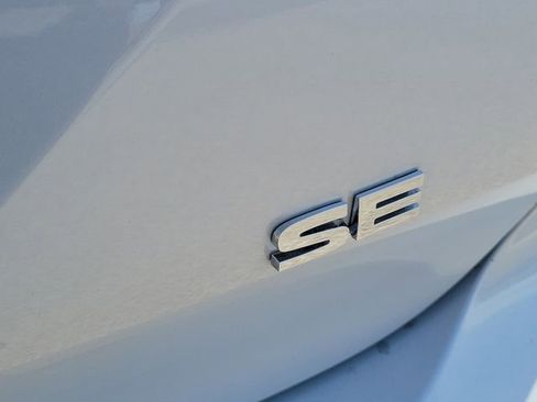 New 2026 Mitsubishi Outlander SE image 10